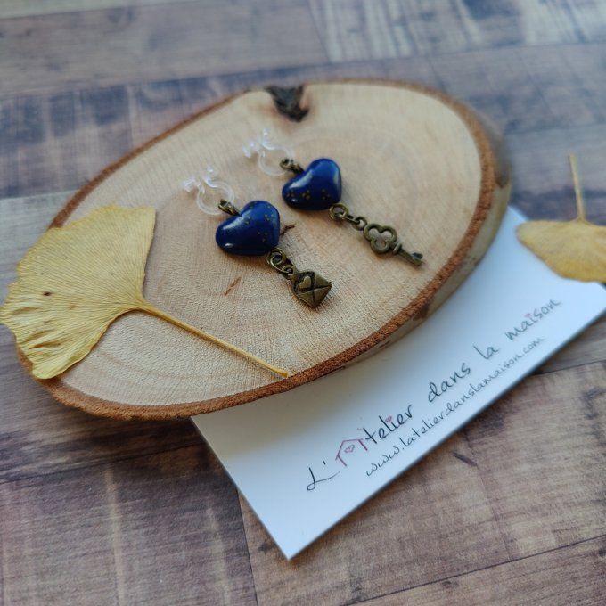 Boucles d'oreilles sans perçage  coeurs bleus et bronze