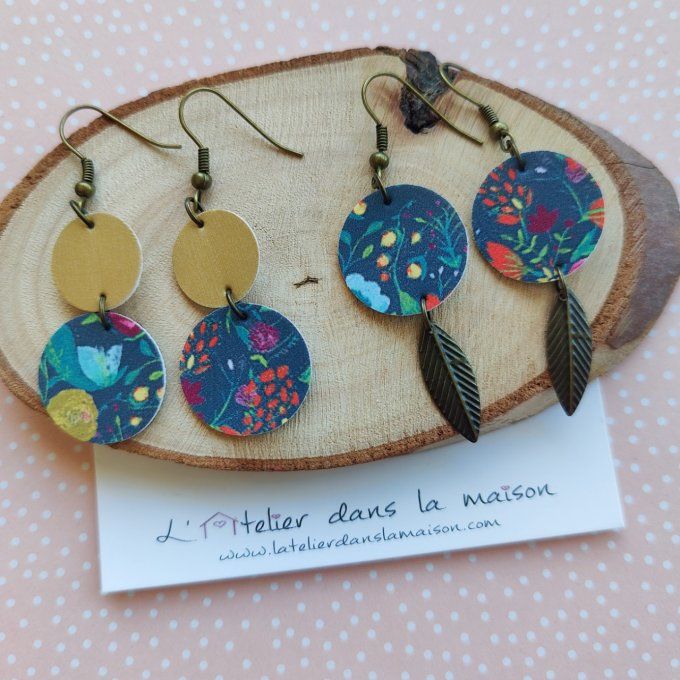 boucles d'oreilles en simili cuir par l'atelier dans la maison