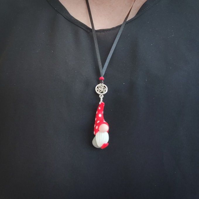 collier porté lutin gnome de noel