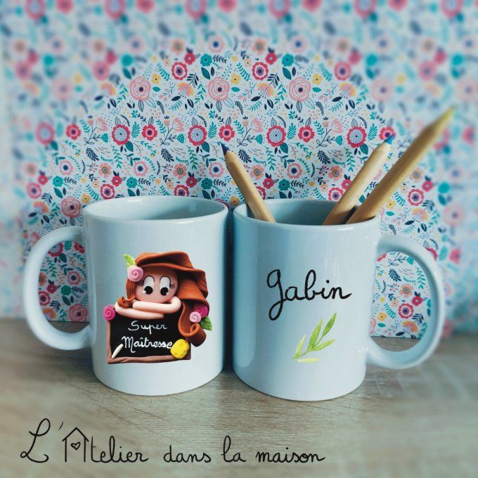 tasse maitresse avec prénom de l'enfant